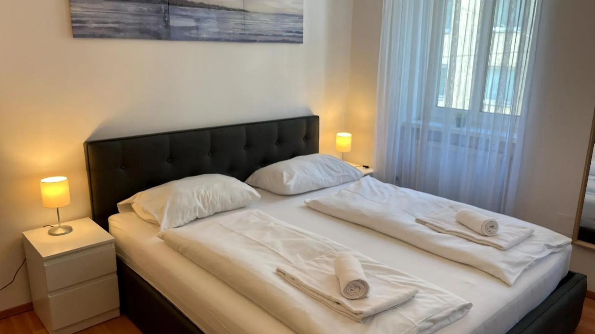 Cozy Two-Bedroom Apartment Near Metro Vienna
