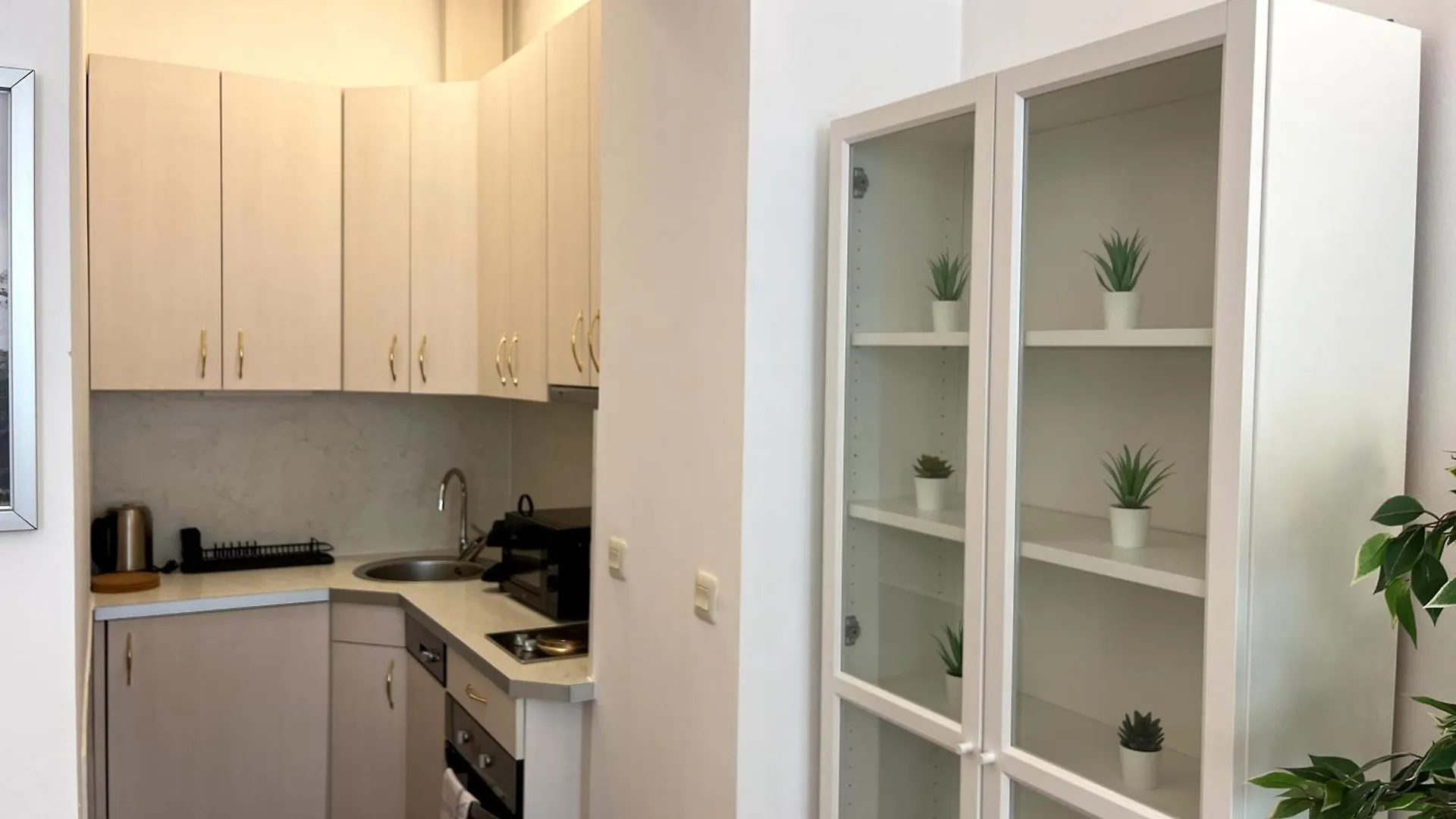 וינה Cozy Two-Bedroom Apartment Near Metro 0*,  אוסטריה