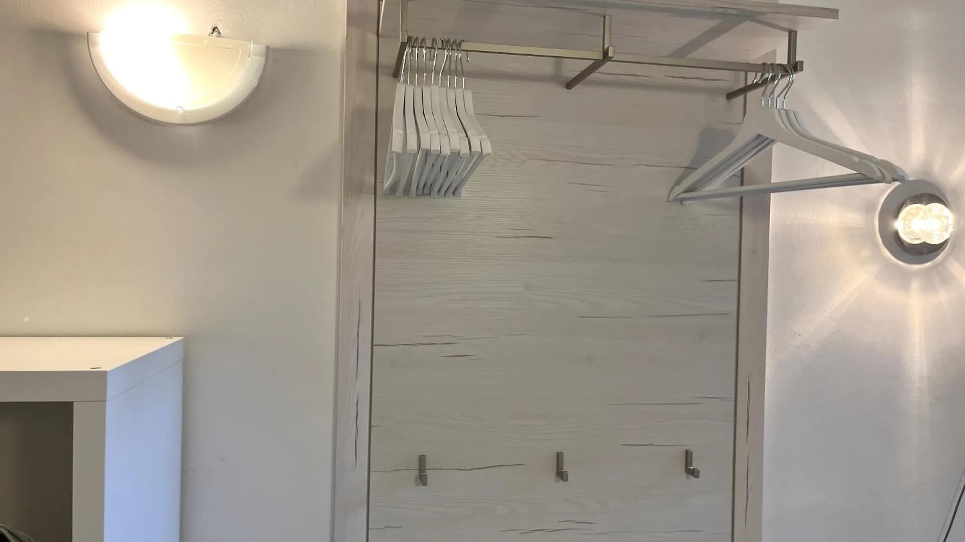 וינה Cozy Two-Bedroom Apartment Near Metro אוסטריה